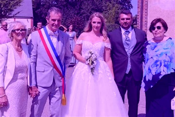 Escorts Saint-Symphorien-des-Bruyeres, France — Local Companions