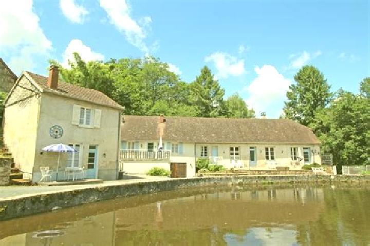 Escorts Saint-Yrieix-la-Perche, France — Local Companions