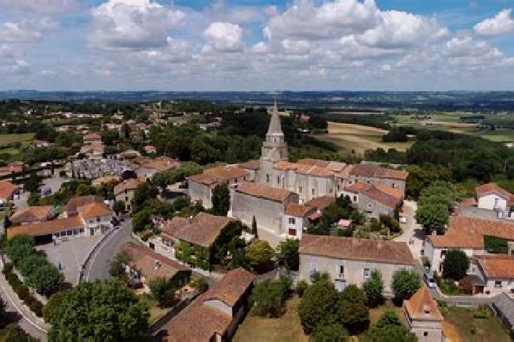 Escorts Sainte-Colombe-en-Bruilhois, France — Local Companions
