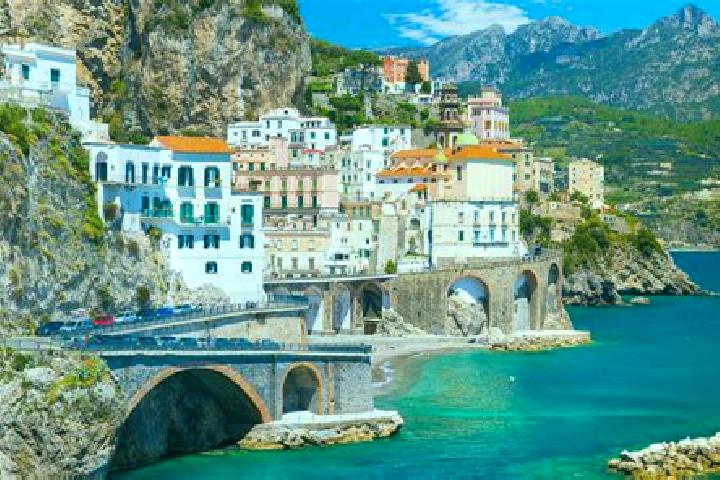 Escorts Salerano Canavese, Italy — Local Companions