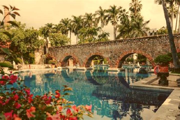 Escorts San Isidro Vista Hermosa, Mexico — Local Companions