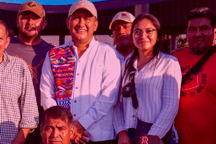 Escorts San Juan Cotzocon, Mexico — Local Companions