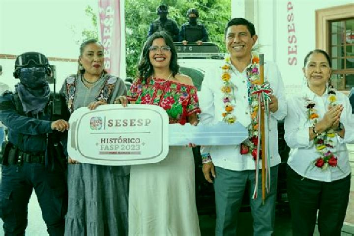 Escorts San Lorenzo Cacaotepec, Mexico — Local Companions