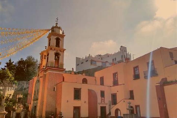Escorts San Miguel del Resgate, Mexico — Local Companions