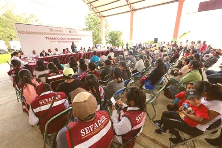 Escorts San Pedro Ocopetatillo, Mexico — Local Companions