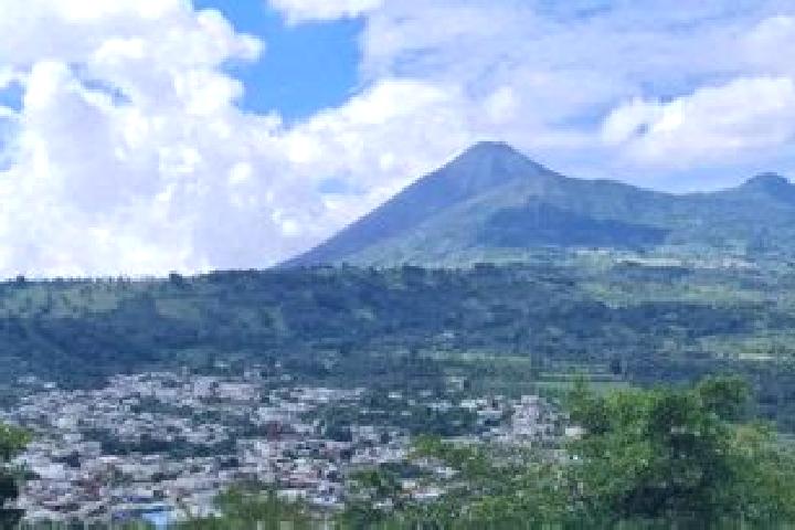 Escorts San Vicente Pacaya, Guatemala — Local Companions