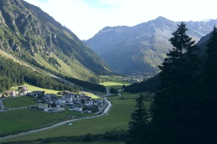 Escorts Sankt Leonhard im Pitztal, Austria — Local Companions