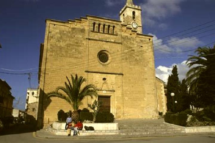 Escorts Sant Llorenc des Cardassar, Spain — Local Companions