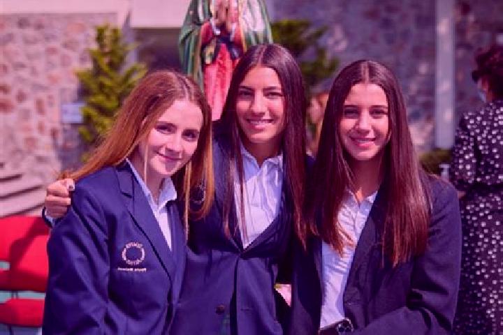 Escorts Santa Cuz del Bosque, Mexico — Local Companions