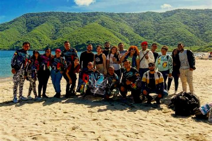 Escorts Santa Lucia, Colombia — Local Companions