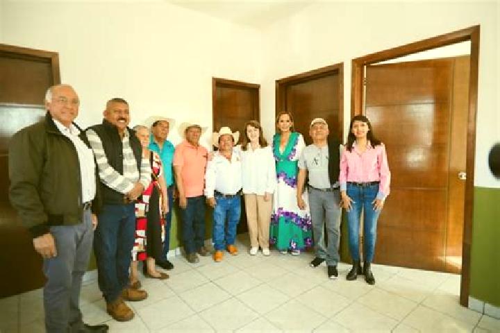 Escorts Santa Rosa Treinta, Mexico — Local Companions