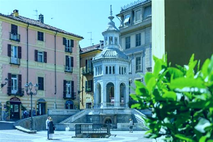 Escorts Santo Stefano Belbo, Italy — Local Companions