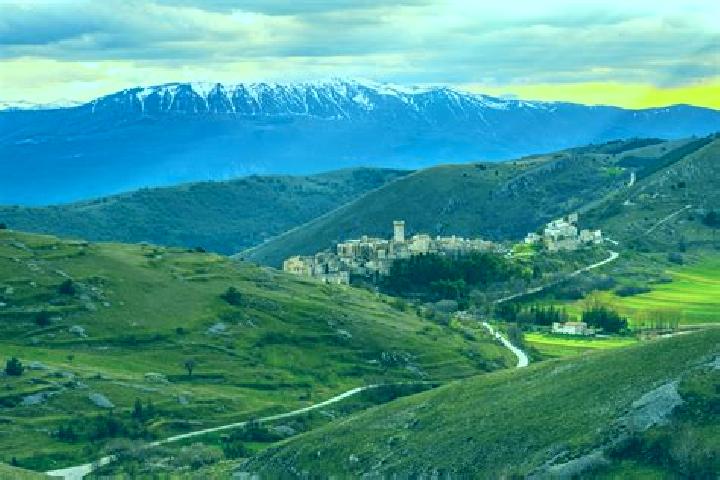 Escorts Santo Stefano di Sessanio, Italy — Local Companions