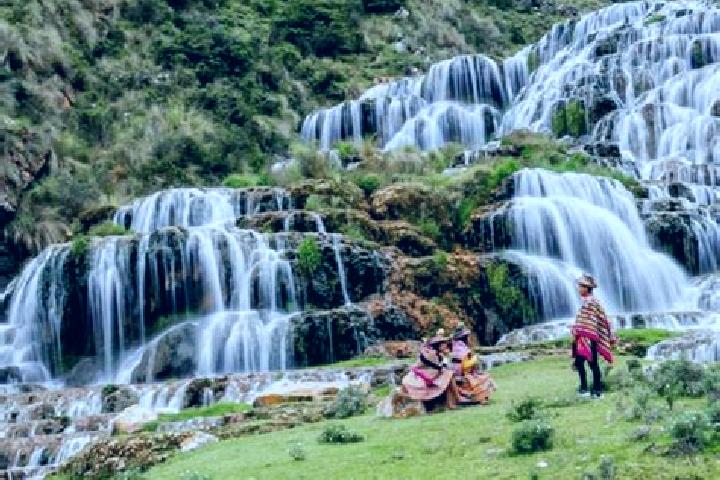 Escorts Saurama, Peru — Local Companions