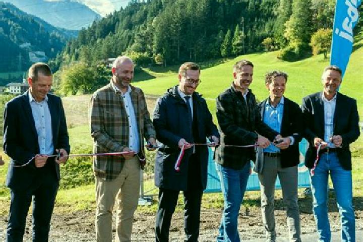 Escorts Schoenberg im Stubaital, Austria — Local Companions