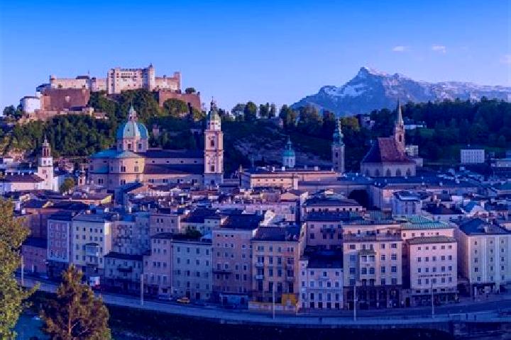 Escorts Schoendorf, Austria — Local Companions