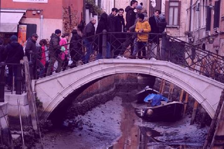 Escorts Sedegliano, Italy — Local Companions