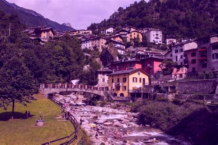 Escorts Sedrina, Italy — Local Companions