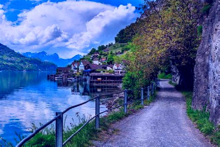 Escorts Seen (Kreis 3), Switzerland — Local Companions