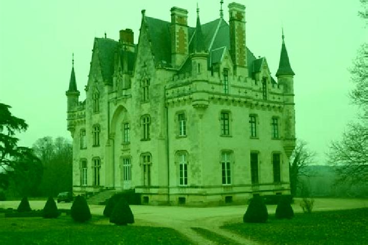 Escorts Seiches-sur-le-Loir, France — Local Companions