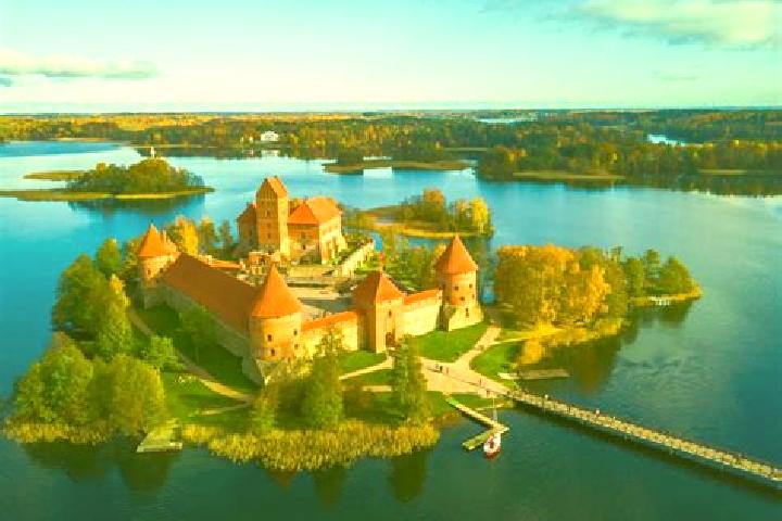 Escorts Senieji Trakai, Lithuania — Local Companions