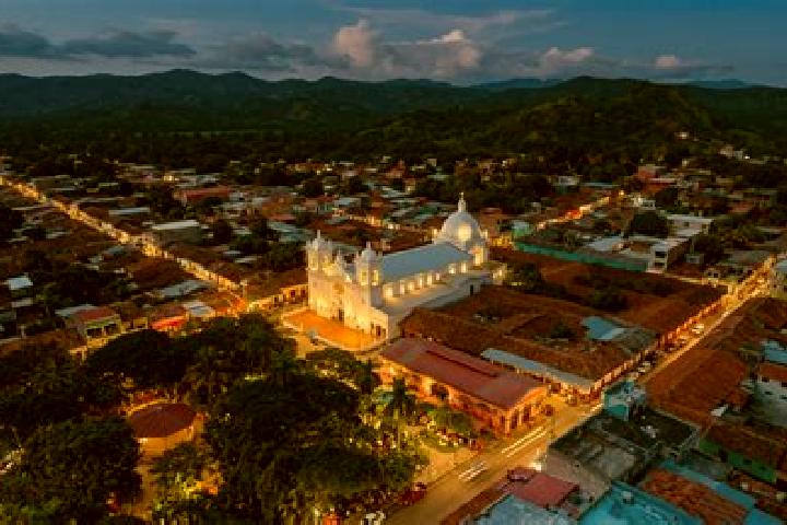 Escorts Sensuntepeque, El Salvador — Local Companions