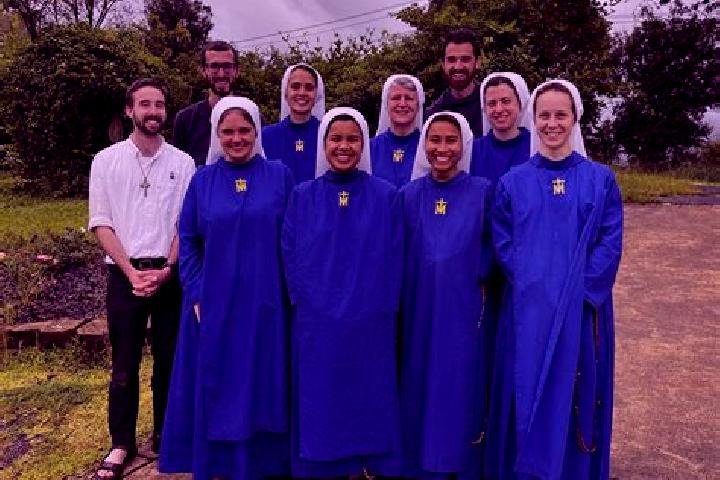 Escorts Sermiers, France — Local Companions