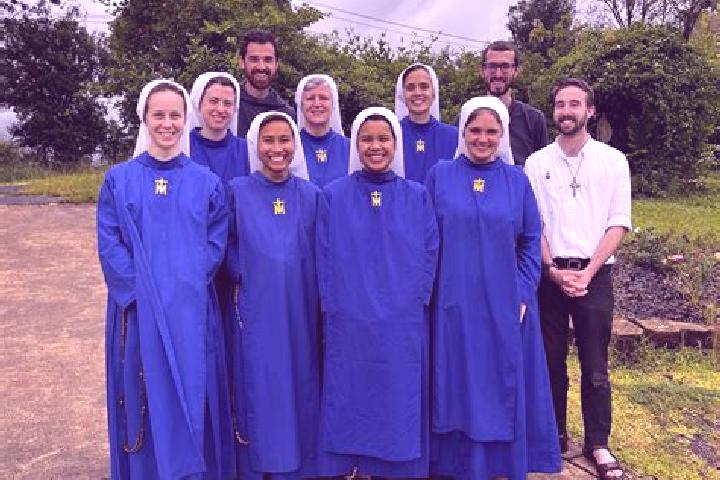 Escorts Servies, France — Local Companions