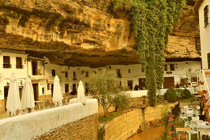 Escorts Setenil de las Bodegas, Spain — Local Companions
