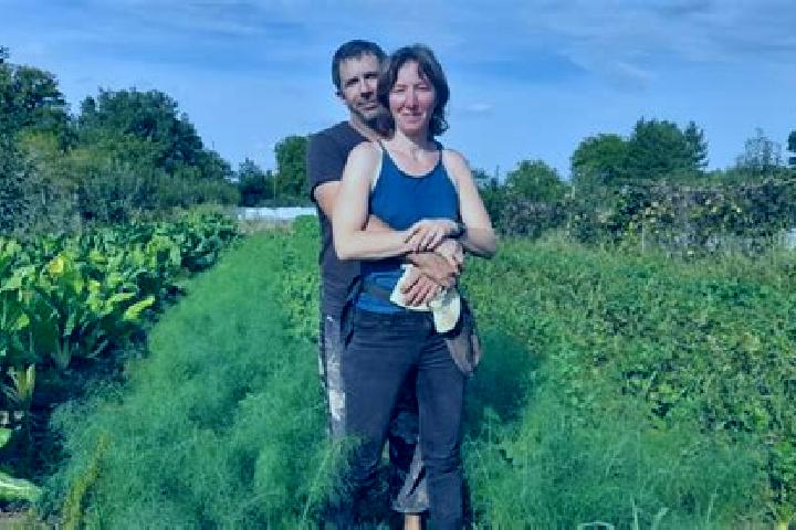 Escorts Sevres-Anxaumont, France — Local Companions