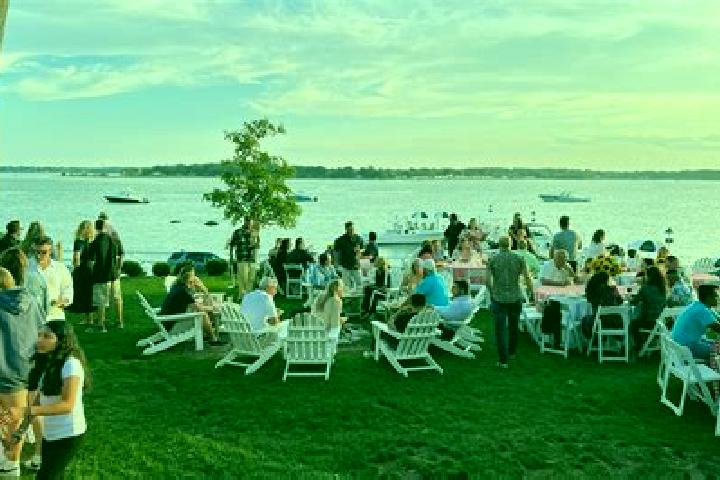 Escorts Shelter Island Heights, United States — Local Companions