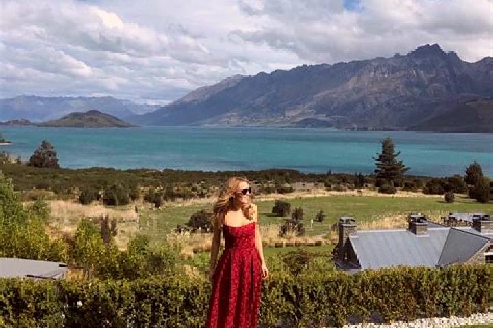 Escorts Shiel Hill, New Zealand — Local Companions