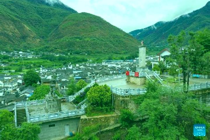 Escorts Shigu, China — Local Companions