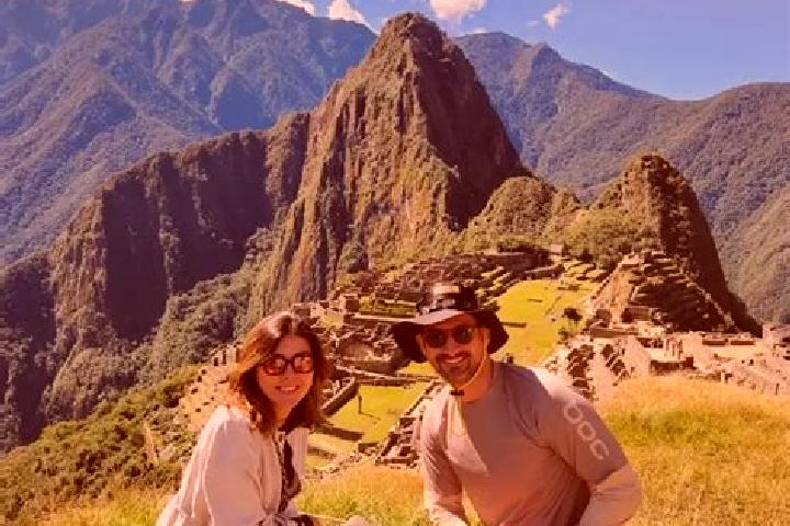 Escorts Shirac, Peru — Local Companions