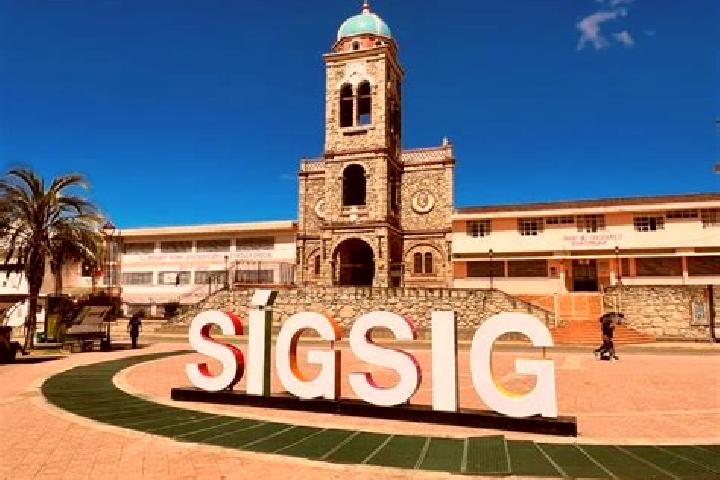 Escorts Sigsig, Ecuador — Local Companions