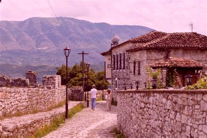 Escorts Sinaballaj, Albania — Local Companions