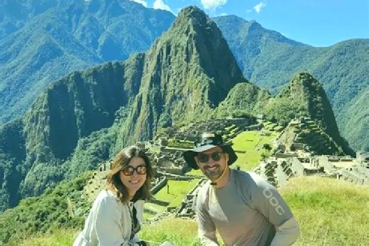 Escorts Singa, Peru — Local Companions