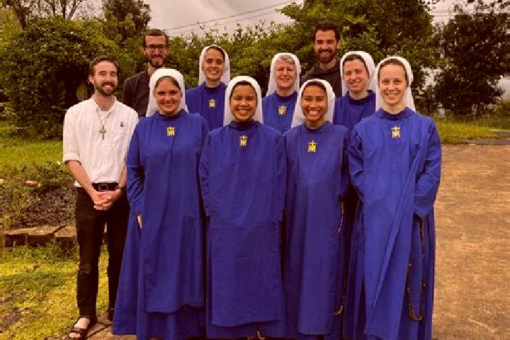 Escorts Siros, France — Local Companions