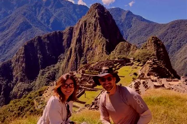 Escorts Sivia, Peru — Local Companions
