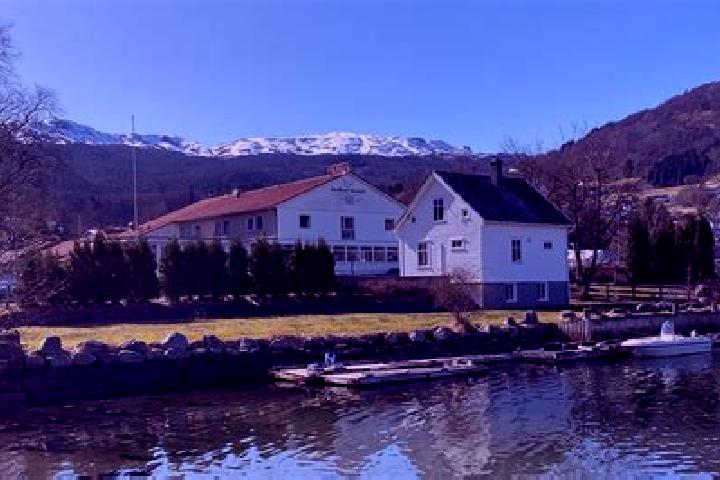 Escorts Skanevik, Norway — Local Companions