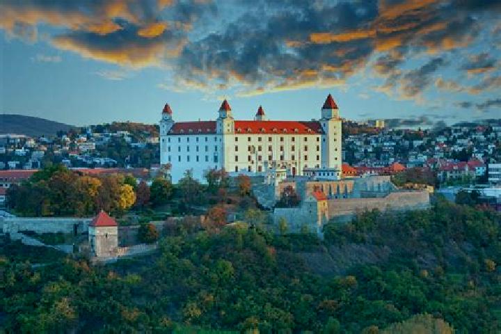 Escorts Slovenske DZarmoty, Slovakia — Local Companions