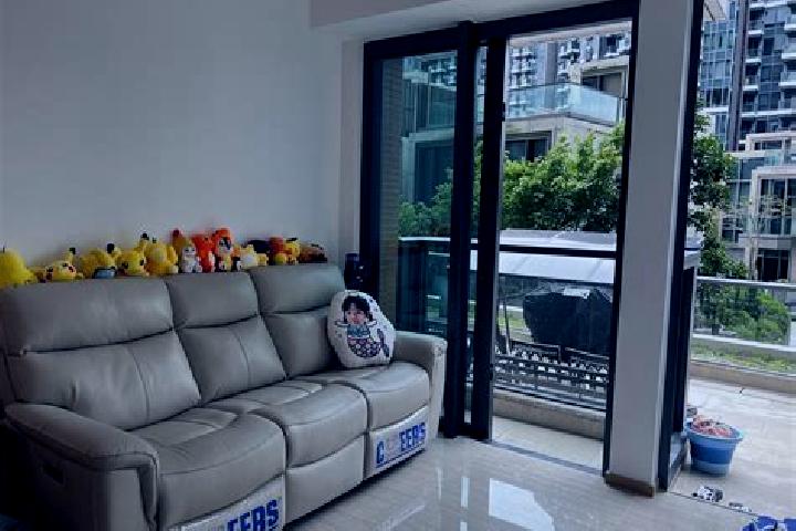 Escorts So Kwun Wat Tsuen, Hong Kong — Local Companions