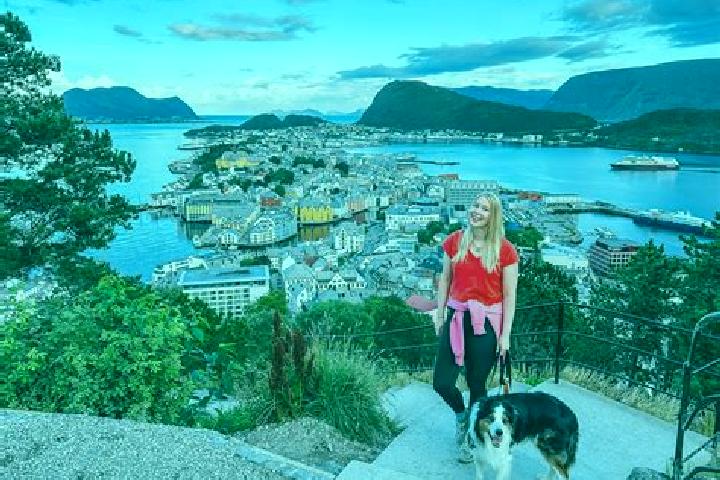 Escorts Sogndalsfjora, Norway — Local Companions