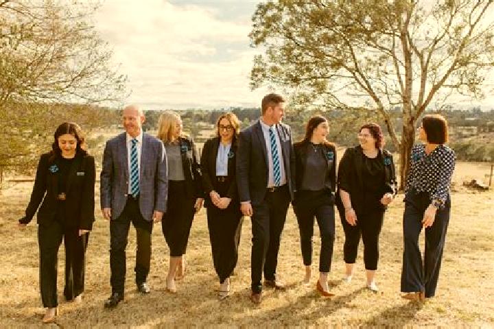Escorts Somerville, Australia — Local Companions