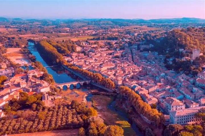 Escorts Sommieres, France — Local Companions