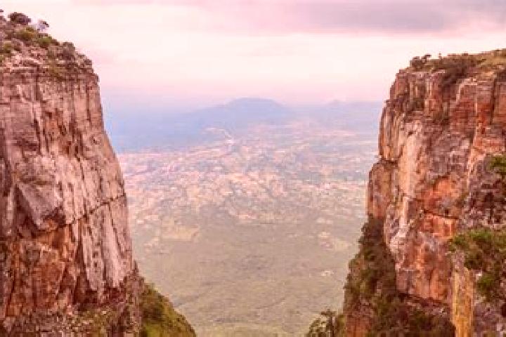 Escorts Songo, Angola — Local Companions