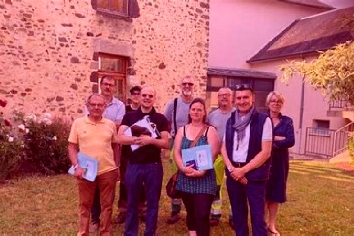Escorts Souge-le-Ganelon, France — Local Companions