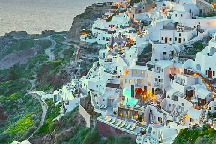 Escorts Stamata, Greece — Local Companions
