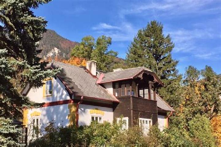 Escorts Steinhaus am Semmering, Austria — Local Companions