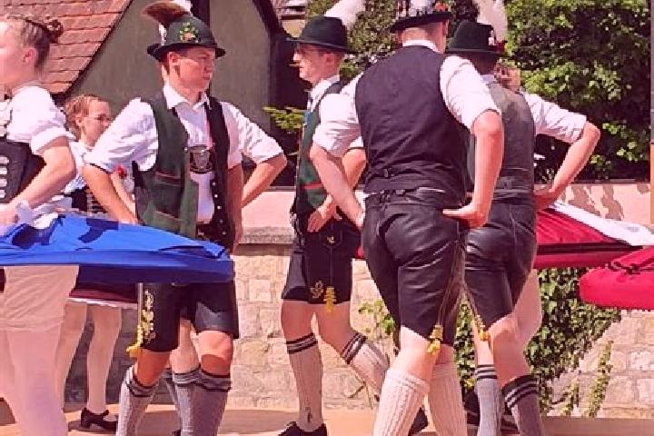 Escorts Stoernstein, Germany — Local Companions